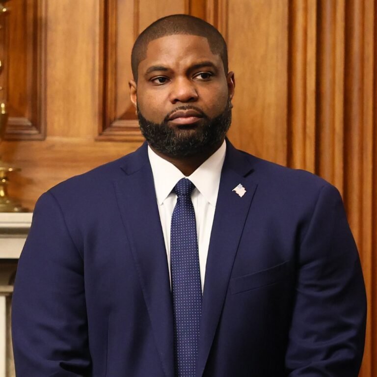 Byron Donalds, un membre du Congrès républicain candidat au poste de gouverneur de Floride, a annoncé…