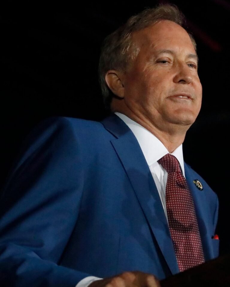 Le procureur général du Texas, Ken Paxton, s'efforce d'unir les républicains derrière sa candidature au…