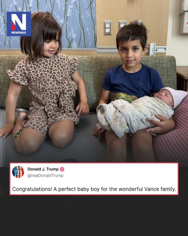 Le président Trump a partagé la première photo du nouveau venu dans la famille Vance, félicitant le…