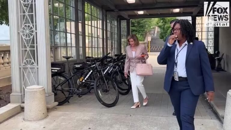 La représentante Nancy Pelosi a refusé de répondre lorsqu’on l’a interrogée sur l’accusation de délit de…