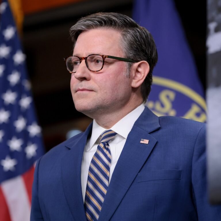 Le président Mike Johnson a déclaré mardi qu'il soutiendrait le renforcement de l'interdiction des…