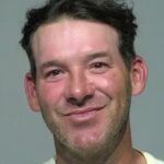 L'ancien quarterback des Cowboys de Dallas et présentateur de la NFL sur CBS, Tony Romo, a été arrêté à…