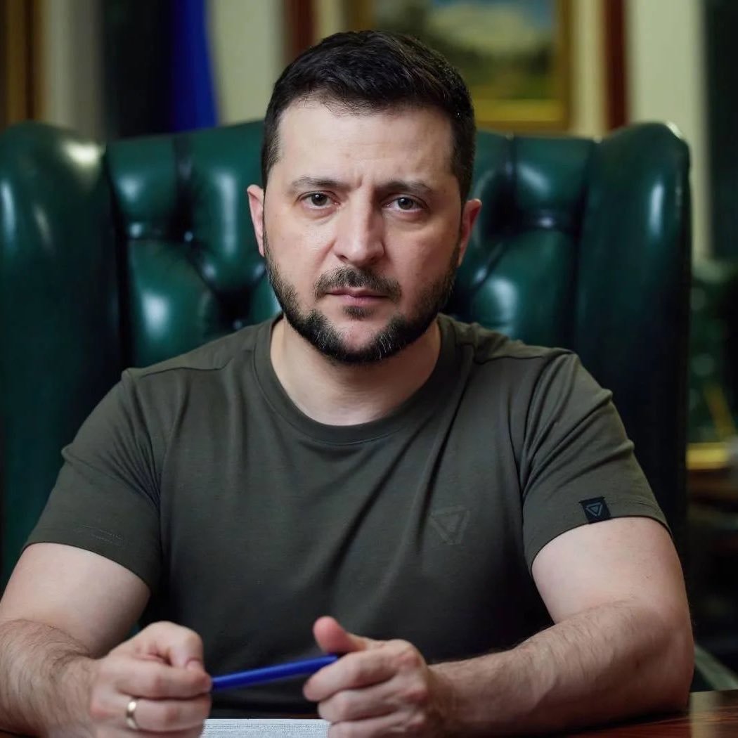 🇺🇦🇺🇸 Le président ukrainien Zelensky affirme que Tucker Carlson n'est "pas intelligent".