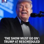 SHOWTIME : Le président Trump a assisté vendredi soir au dîner reprogrammé de l'Association des…