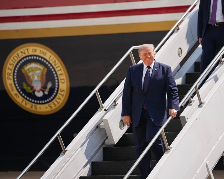 Le président Trump a changé d'avion pour quitter la Turquie ce mois-ci après que des responsables…