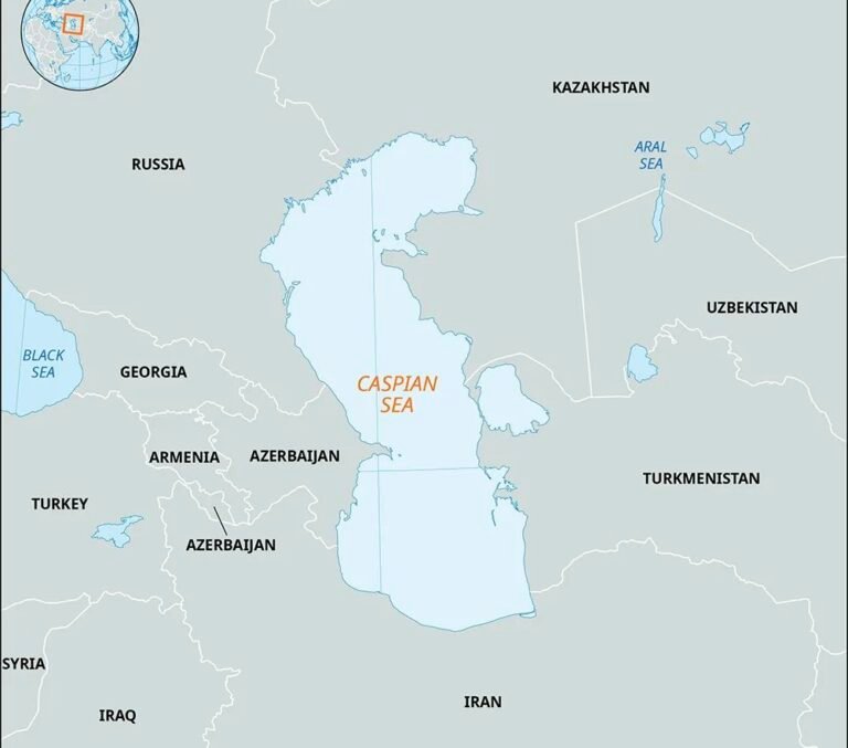 L'Ukraine annonce avoir heurté plusieurs navires dans la mer Caspienne qui servaient à transporter des…