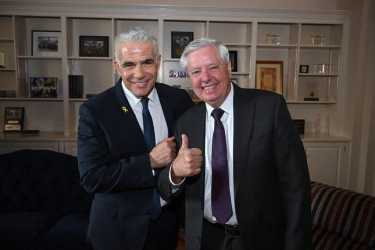 Fait notable, Yair Lapid, chef de l'opposition israélienne, devrait également assister aux funérailles du…