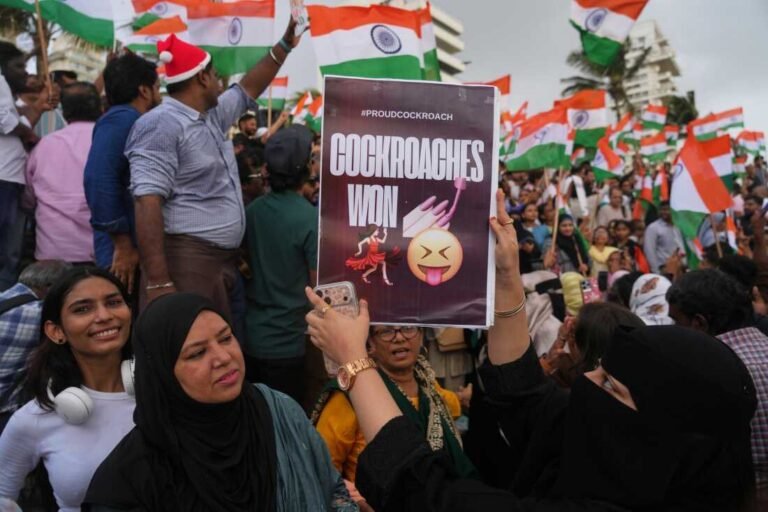 Le ministre indien de l’Éducation démissionne après des jours de manifestations de jeunes « cafards » à…