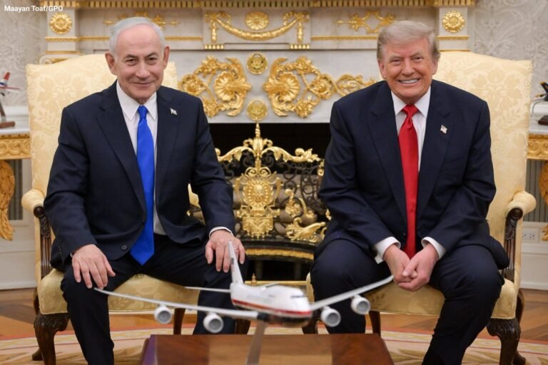 De nouvelles photos publiées par le bureau du Premier ministre israélien montrent Benjamin Netanyahu…