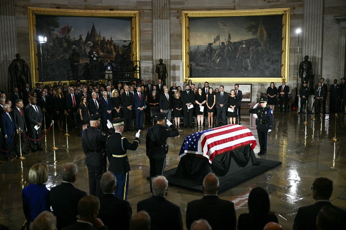 Un dernier salut au sénateur Lindsey Graham à Washington.
