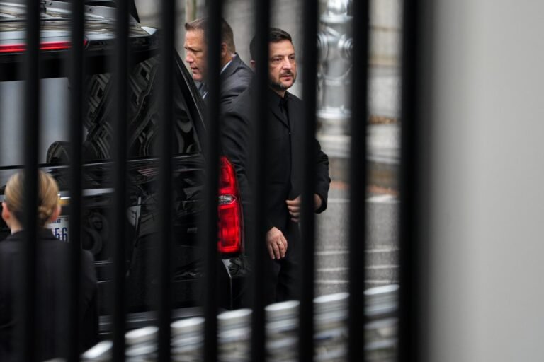 MAINTENANT : Le président ukrainien Volodymyr Zelenskyy et le Premier ministre israélien Benjamin…