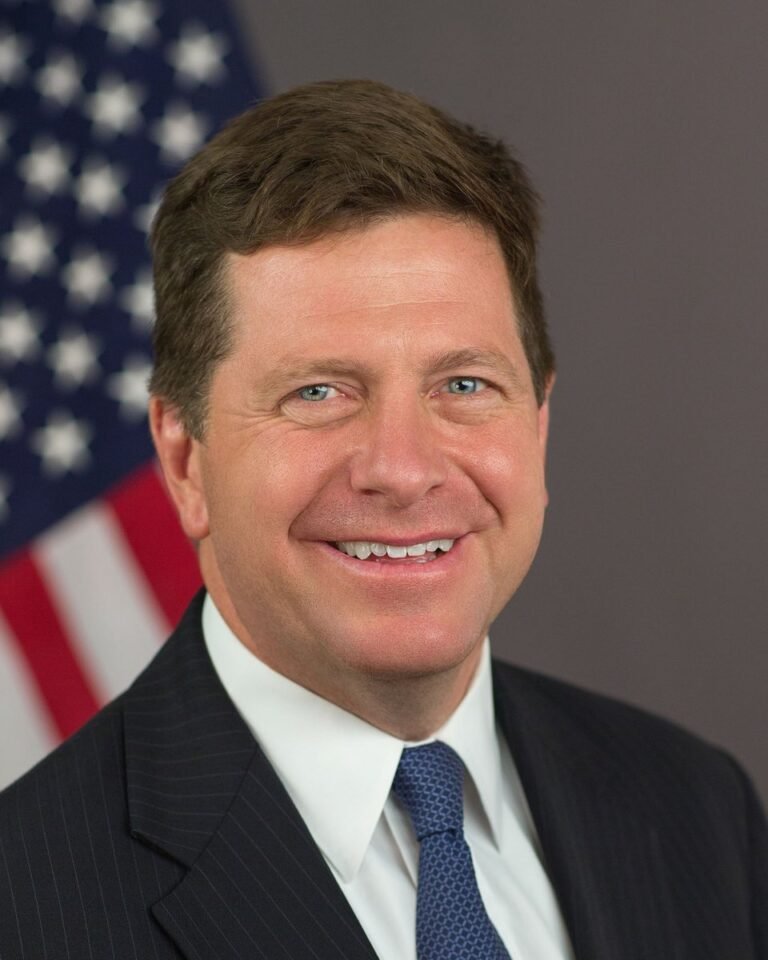 Le Sénat américain a confirmé Jay Clayton au poste de directeur du renseignement national lors d'un vote…