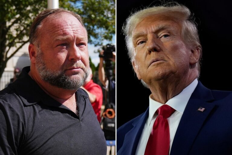 Alex Jones appelle à la destitution immédiate de Trump, selon The Hill.