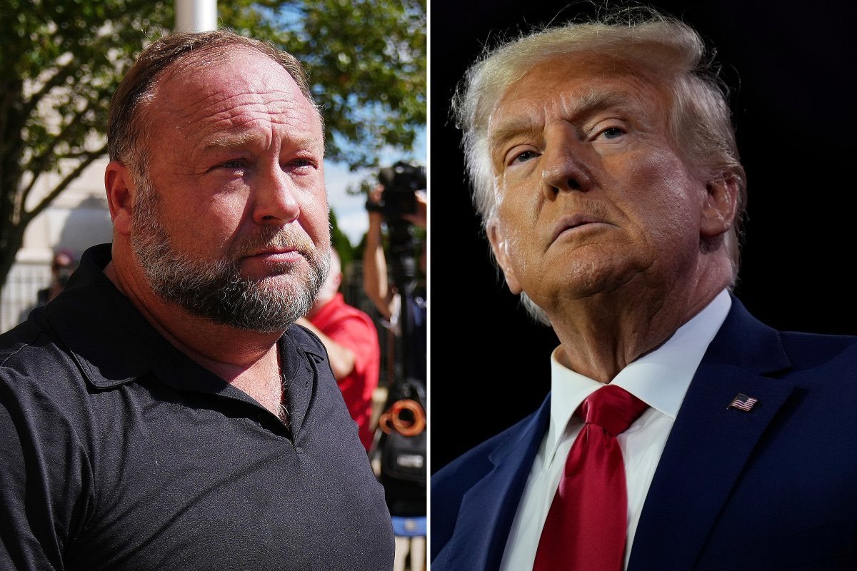 Alex Jones appelle à la destitution immédiate de Trump, selon The Hill.