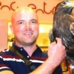 3 hommes arrêtés soupçonnés d'avoir poignardé à mort le Britannique de 44 ans Christopher Bradbury dans…