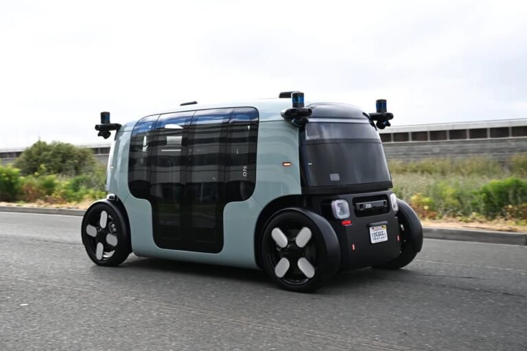 Zoox d'Amazon remporte la première approbation américaine pour un robotaxis payant construit sans volant…