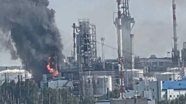 La raffinerie russe de Tioumen a été contrainte d'arrêter complètement le traitement du pétrole brut et la…