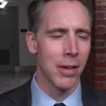 "C'est un escroc." Le sénateur Josh Hawley exige une action en justice contre Fauci, affirmant que le…