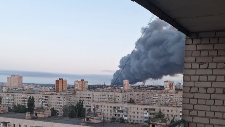 Des drones d'attaque ukrainiens ont frappé ce matin un autre centre de distribution de commerce…
