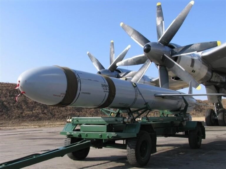 🇵🇱 La Pologne a officiellement confirmé qu'un missile de croisière russe Kh-101 s'est écrasé hier sur son…