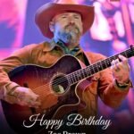 JOYEUX ANNIVERSAIRE! De « Chicken Fried » à « Knee Deep », Zac Brown a contribué à faire du Zac Brown Band…