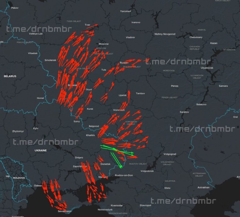 Un raid aérien majeur ukrainien sur la Russie se poursuit ce soir, des centaines de drones d'attaque et…