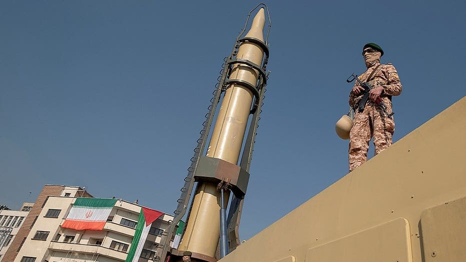 "Nous voulons une invasion terrestre" : le porte-parole iranien vante un nouveau missile et se vante de décennies de préparation à la guerre