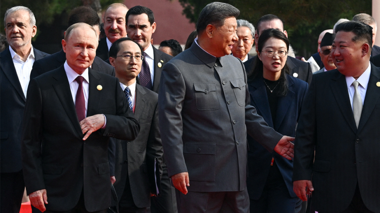 La Chine, la Russie, l'Iran et la Corée du Nord forment un « axe d'agresseurs » qui pourrait submerger les États-Unis, prévient un livre