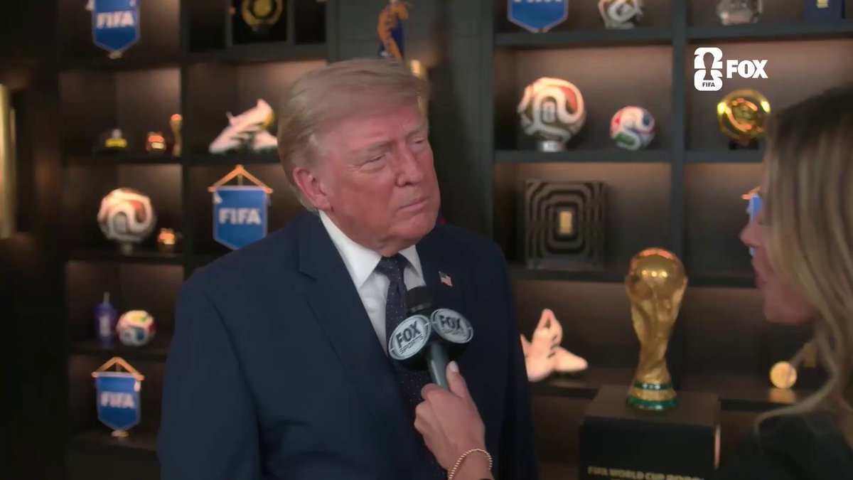 .@POTUS : "J'ai toujours aimé Ronaldo, j'ai toujours aimé Messi.
