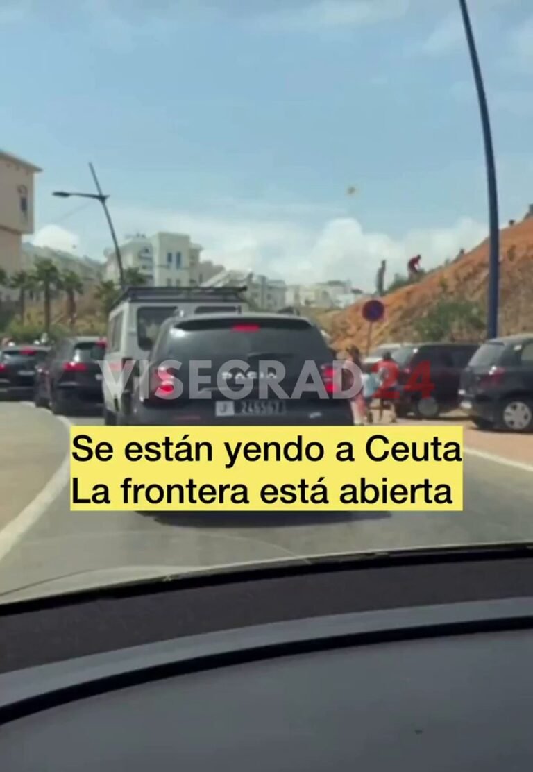 "Ils vont à Ceuta. La frontière est ouverte." Des images du Maroc montrent d’innombrables foules de…