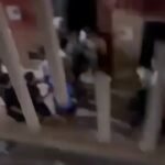 Des étrangers illégaux ont été vus prendre d’assaut des maisons à Ceuta, en Espagne, au milieu d’une…