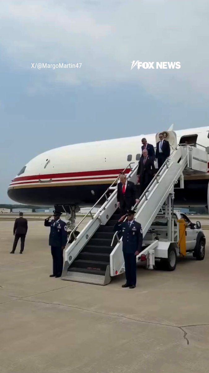 Roues en panne dans le Michigan. Le président Trump arrive dans l'État de Wolverine pour promouvoir son…