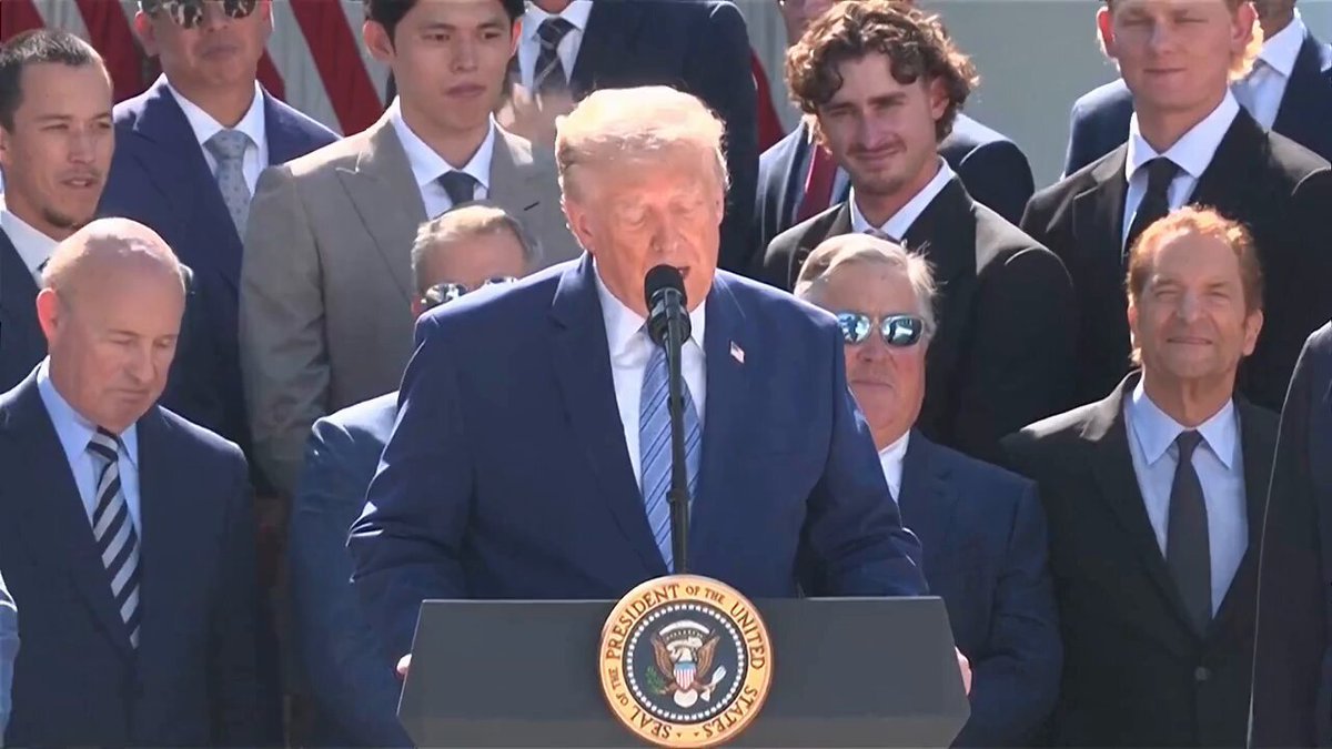 .@POTUS : "Nous sommes ravis d'accueillir les champions des World Series 2025, les @Dodgers de Los Angeles...