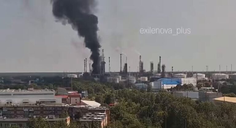 Des drones ukrainiens à longue portée ont frappé la raffinerie de pétrole de Tioumen, à près de 2 000 km…