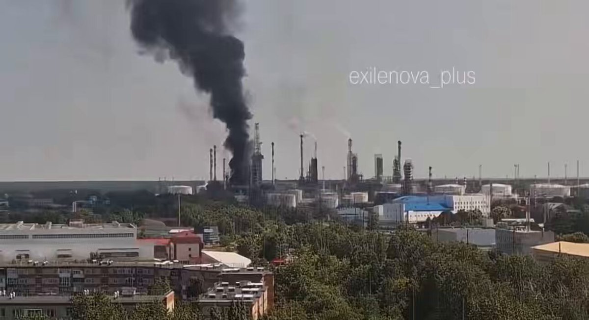 Des drones ukrainiens à longue portée ont frappé la raffinerie de pétrole de Tioumen, à près de 2 000 km…