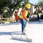 Los Angeles peint ses rues pour lutter contre les vagues de chaleur