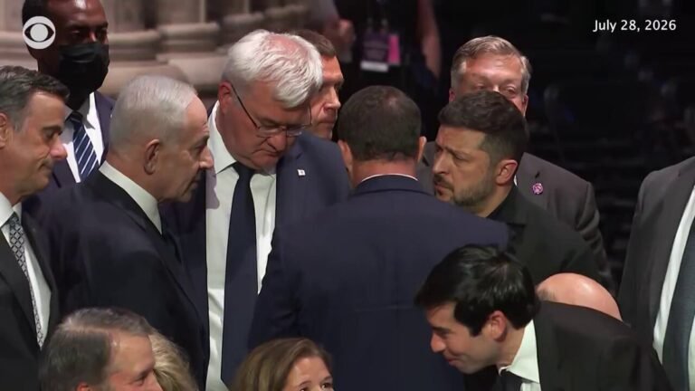 Avant les funérailles du sénateur Lindsey Graham, Netanyahu et Zelensky ont été vus en train de parler.