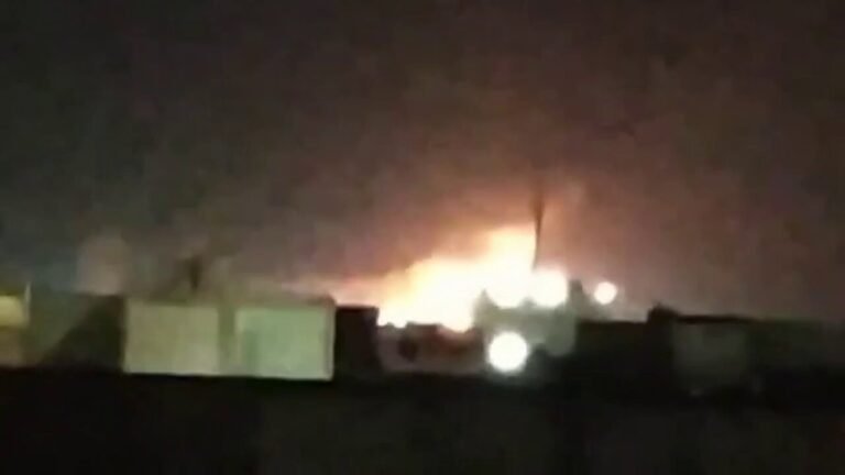 Rapports faisant état d'un incendie majeur dans la ville iranienne d'Abadan ce soir après une frappe…