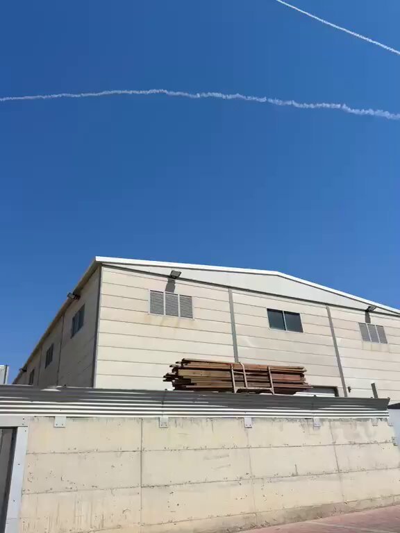 Il y a peu de temps, des sirènes ont retenti à Aqaba, en Jordanie, alors que les défenses aériennes…