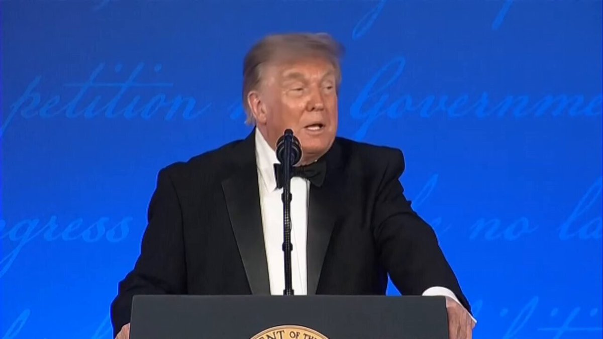 MAINTENANT - Trump s'exprimant lors du dîner de l'Association des correspondants de la Maison Blanche :…
