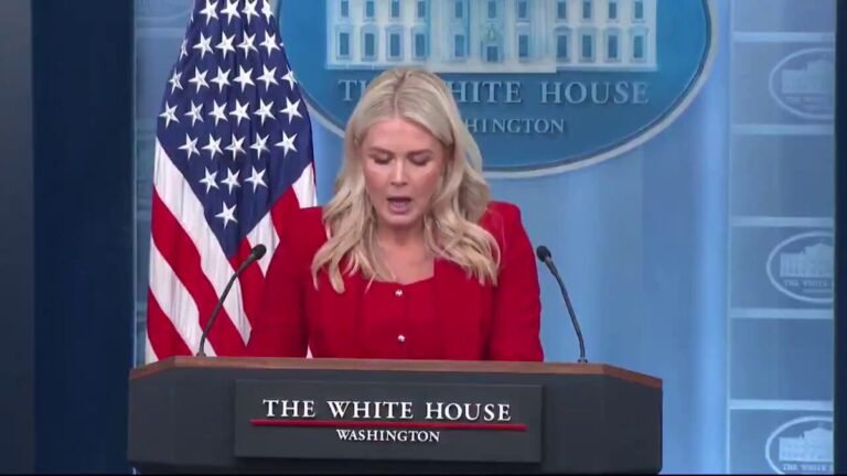 WH Press Sec : « Un peu plus d'un an après que le président Trump a signé la loi sur les réductions…
