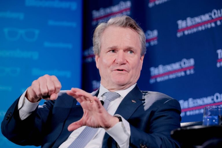 Le PDG de Bank of America prévient que l'inflation mettrait la Fed dans une impasse