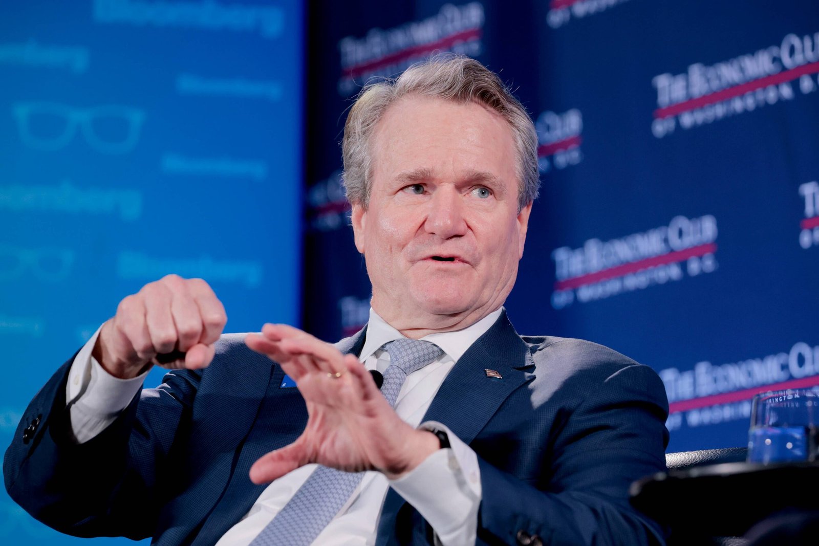 Le PDG de Bank of America prévient que l'inflation mettrait la Fed dans une impasse