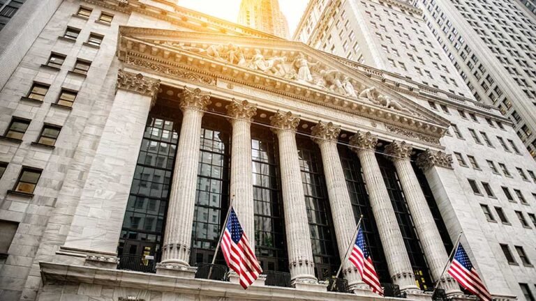 Marché boursier aujourd'hui : le Nasdaq s'aventure dans le noir, mais American Express déclenche un signal de vente (couverture en direct)