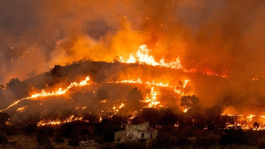 Les incendies en Europe révèlent un mélange mortel de chaleur record, d'erreurs humaines, d'incendies criminels et de mauvaise gestion des terres