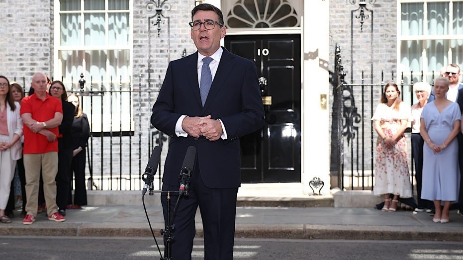 Andy Burnham devient Premier ministre britannique et appelle à un « nouveau modèle politique »