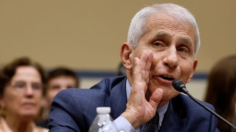 Hawley trolle les affirmations générales de Fauci sur le Cinquième Amendement, révélant un « mépris pour ce corps »