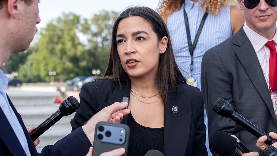 REGARDER: AOC n'exclura pas une candidature à la Maison Blanche après qu'un sondage nomme le premier choix de ses démocrates pour 2028