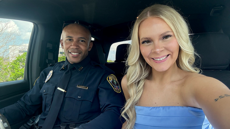 Un flic de l'Arkansas meurt tragiquement en sauvant la vie de sa fiancée quelques heures seulement après avoir fait sa demande en mariage