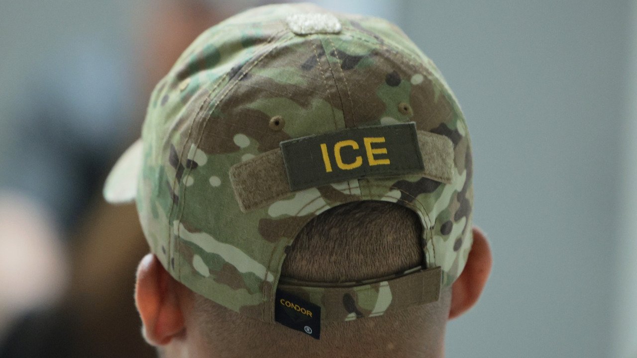 ICE utilise un accord de 125 millions de dollars avec Thomson Reuters pour accéder aux données de votre carte de crédit sans mandat